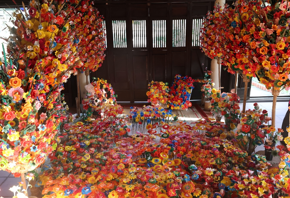 Hue Half Day Tour: Explore Craft Villages with Lady Riders