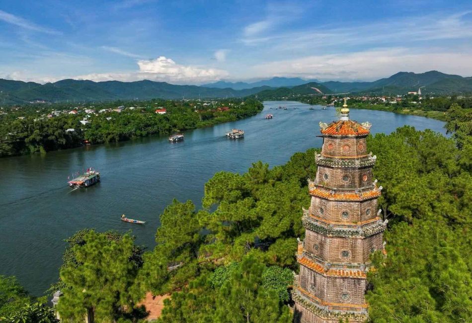 image for Thien Mu Pagoda Hue Vietnam: 7 Amazing Things to Discover