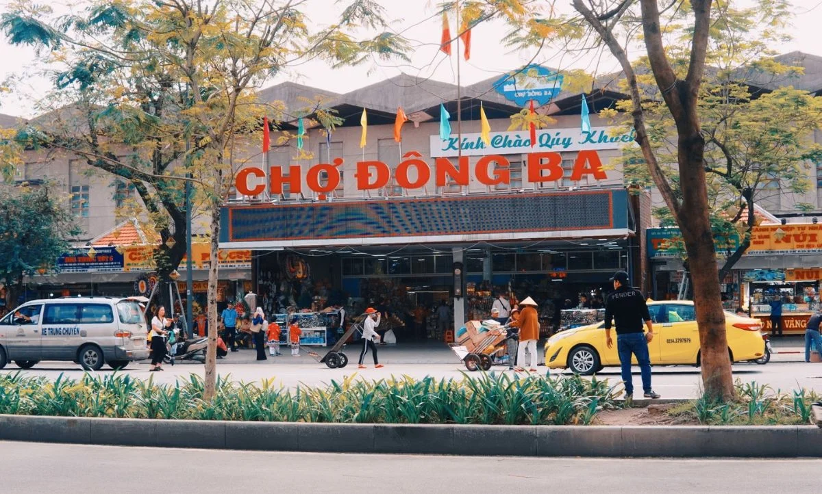 Dong Ba Market